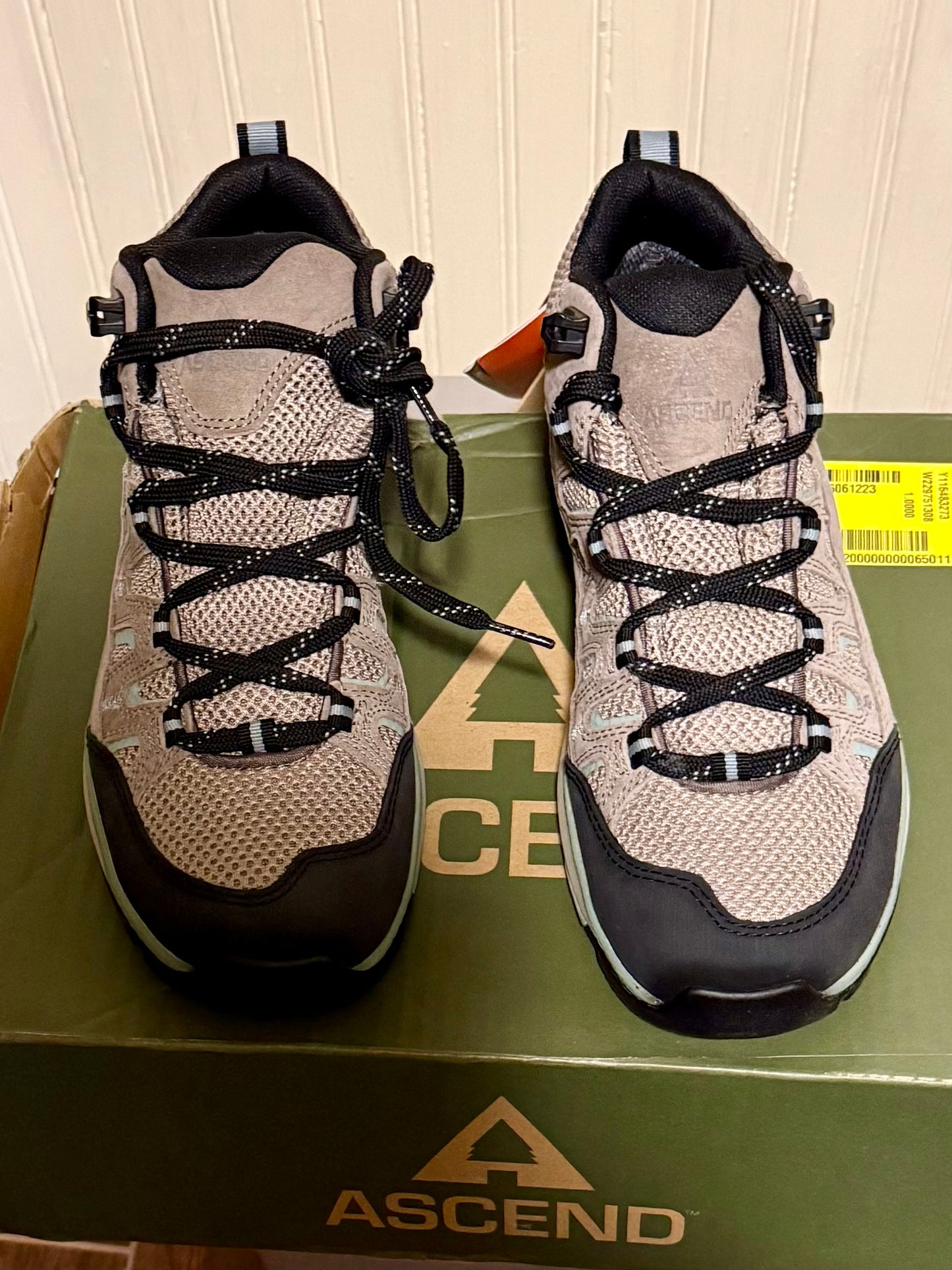 Ascend Mojave Classic Mid Waterproof Hiking Boots - Womens size 7.5
