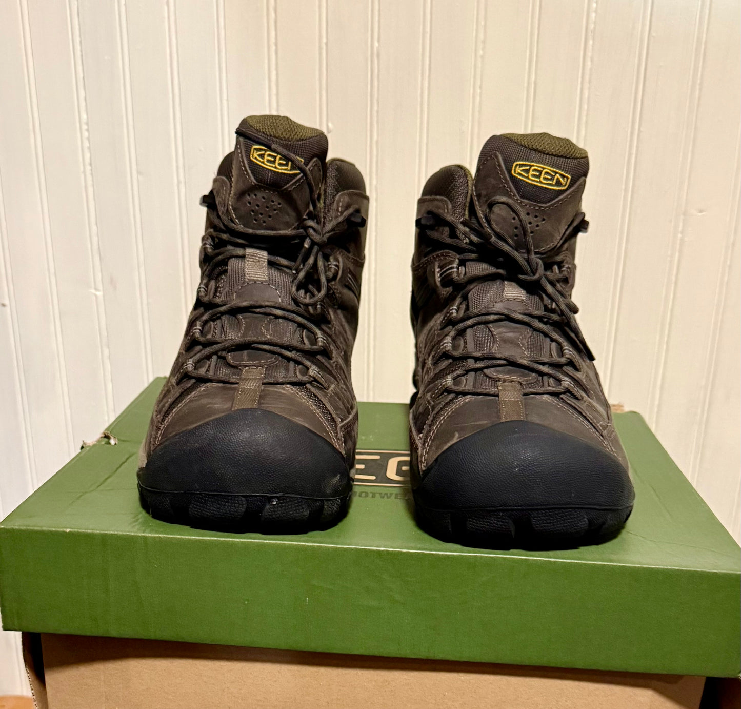 KEEN Targhee II Mid Waterproof Hiking Boots for Men